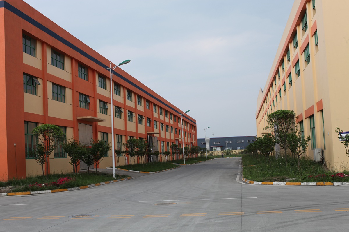 廠(chǎng)區(qū)環(huán)境 (2)